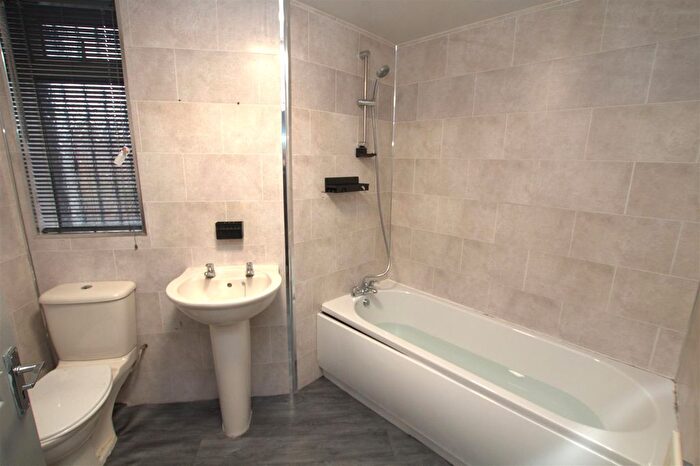 2 Bedroom Flat To Rent In Cargo Fleet Lane, Middlesbrough, TS3