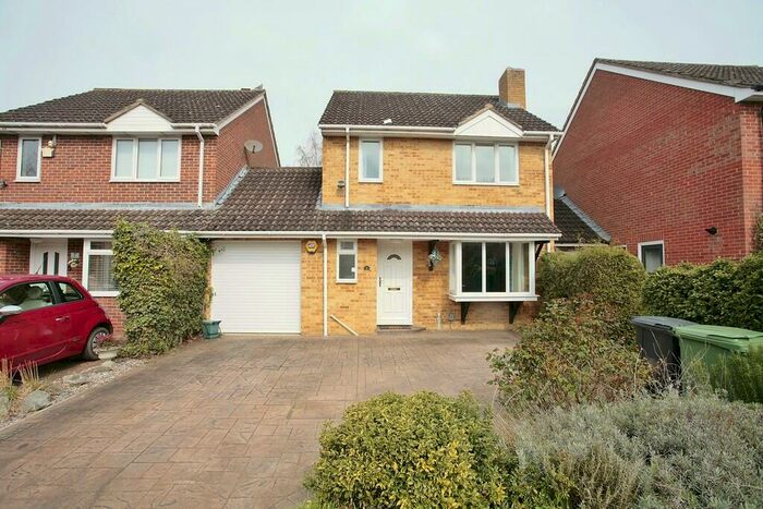 3 Bedroom Detached House To Rent In Lee Avenue, Abingdon, OX14