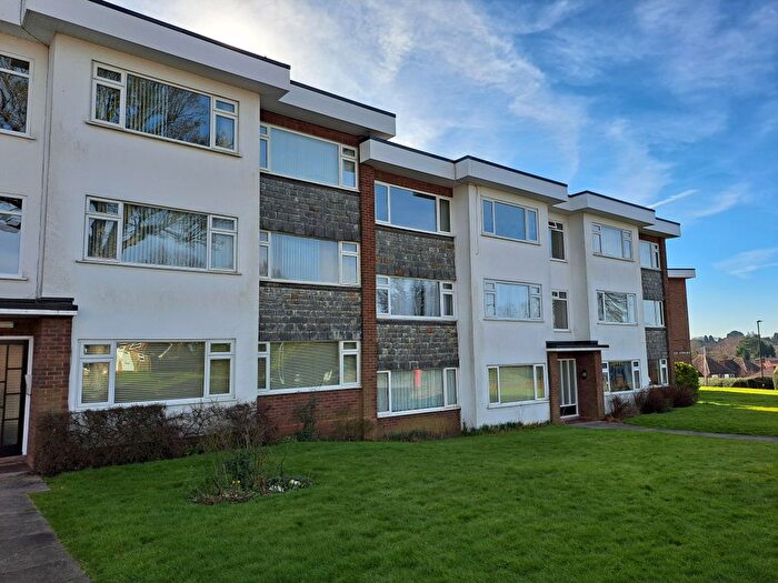 2 Bedroom Flat To Rent In Hill Village Road, Four Oaks, Sutton Coldfield, B75