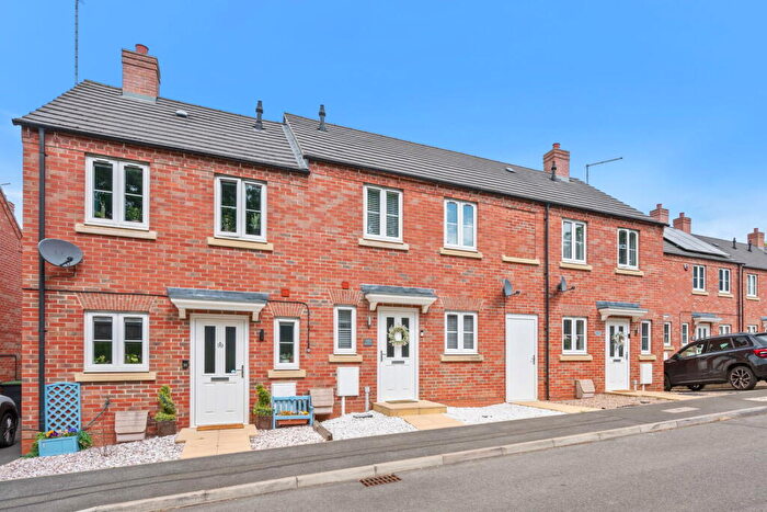 2 Bedroom Terraced House For Sale In Station Road, Thrapston, NN14