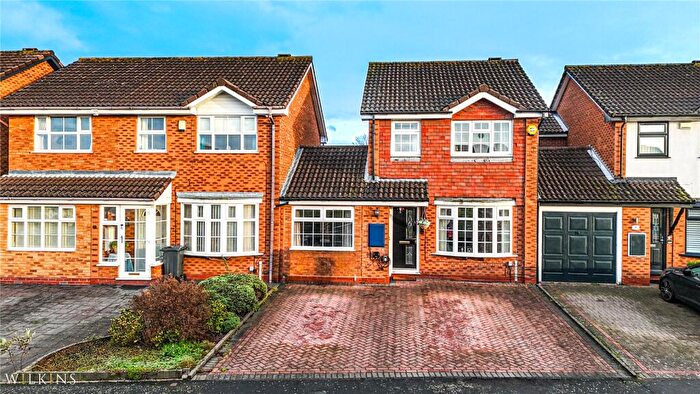 4 Bedroom Link Detached House For Sale In Moat Croft, Sutton Coldfield, West Midlands, B76
