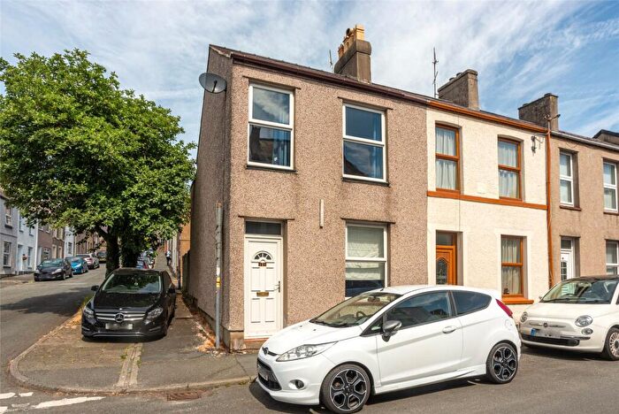 2 Bedroom End Of Terrace House For Sale In Victoria Street, Caernarfon, Gwynedd, LL55