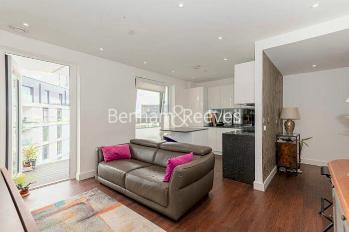 1 Bedroom Flat To Rent In Brent House, Nine Elms, SW8