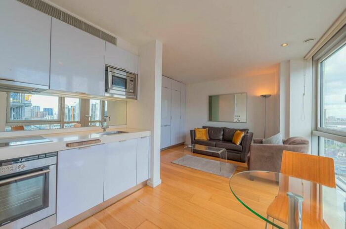 Studio To Rent In Fairmont Avenue, Canary Wharf, London, E14