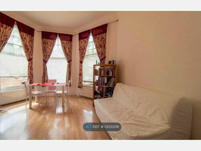 1 Bedroom Flat To Rent In Queens Avenue, London N10