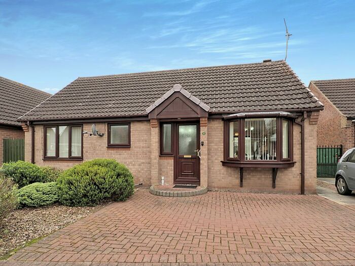 2 Bedroom Bungalow For Sale In Hayfield Close, Haxey, Doncaster, Lincolnshire, DN9