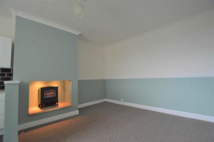 2 Bedroom End Of Terrace House To Rent In Reuben Street, Liversedge, WF15