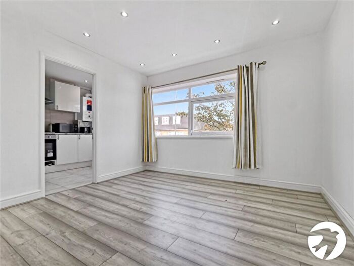 4 Bedroom Duplex To Rent In Nuxley Road, Belvedere, DA17