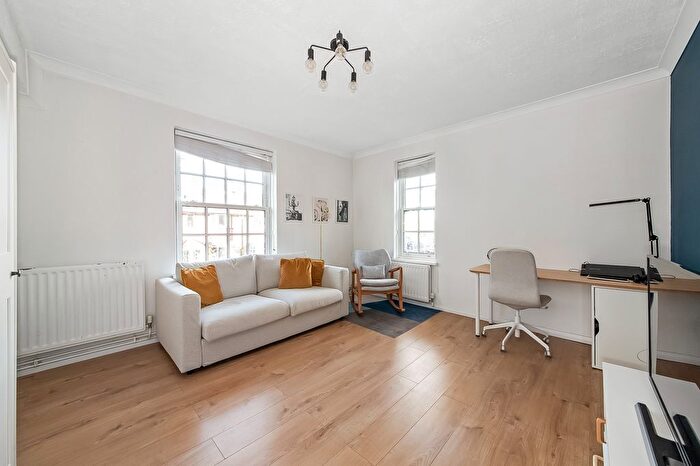 2 Bedroom Flat For Sale In Greenbay Road, SE7