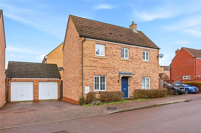 3 Bedroom Detached House For Sale In Parish Close, Bedford, Bedfordshire, MK41
