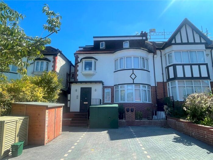 4 Bedroom Flat To Rent In Cranley Gardens, London, N10