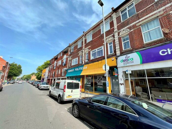 2 Bedroom Apartment To Rent In Elm Court, Elm Grove, PO5