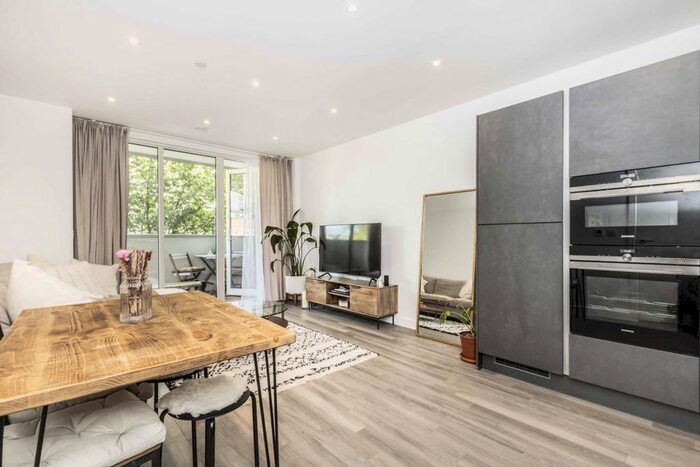 1 Bedroom Flat To Rent In Avenue Road, London, W3