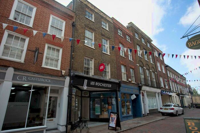 2 Bedroom Flat To Rent In High Street, Rochester, ME1