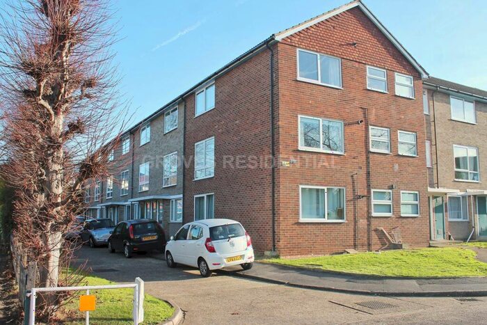 2 Bedroom Flat To Rent In Park Road, New Malden, KT3