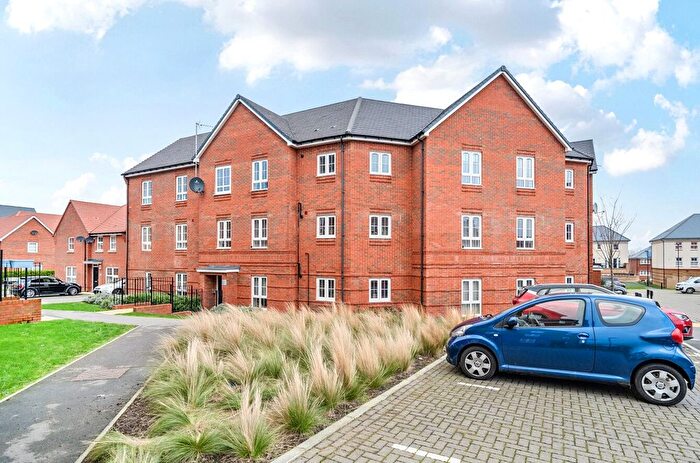 2 Bedroom Flat For Sale In Dempsey Road, Wellesley, Aldershot, Hampshire, GU11