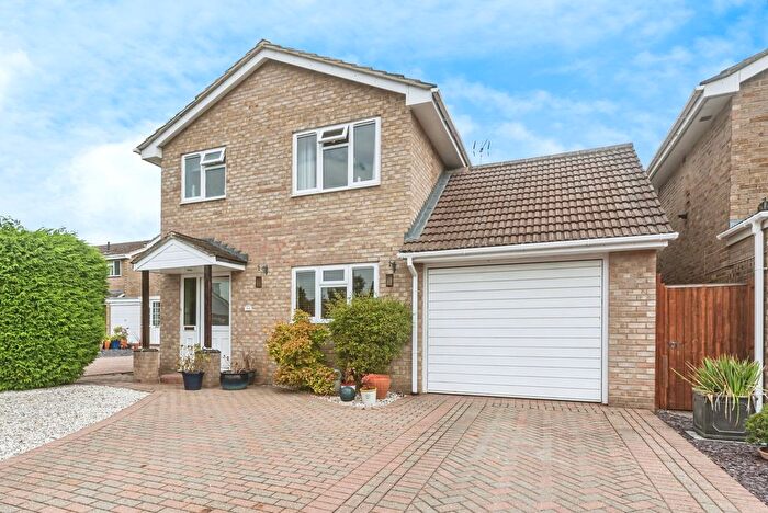 3 Bedroom Detached House For Sale In Romans Gate, Pamber Heath, Tadley, Hampshire, RG26