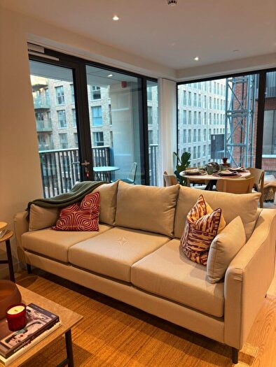 2 Bedroom Apartment To Rent In Merchant Street, London, NW2