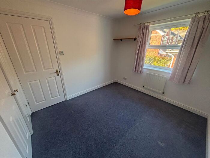 4 Bedroom Detached House To Rent In Rhigos, Emmer Green, RG4