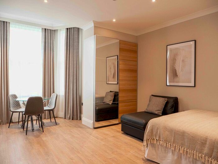 Studio To Rent In Redcliffe Gardens, Chelsea, London, SW10