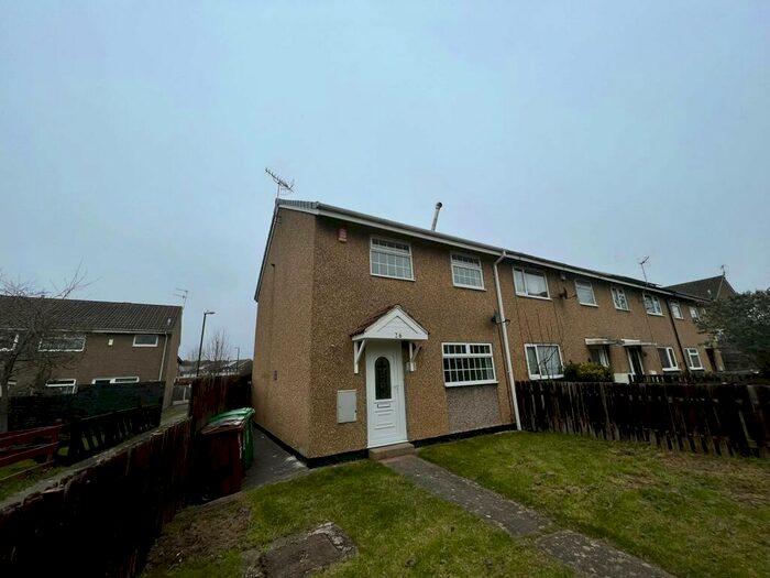 3 Bedroom End Of Terrace House To Rent In Wayford Walk, Nottingham, NG6