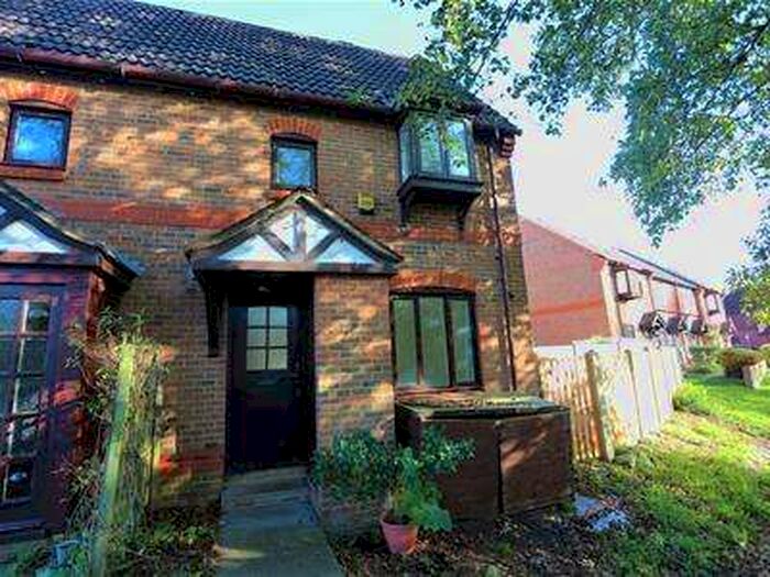 1 Bedroom End Of Terrace House To Rent In Devoil Close, Guildford, GU4