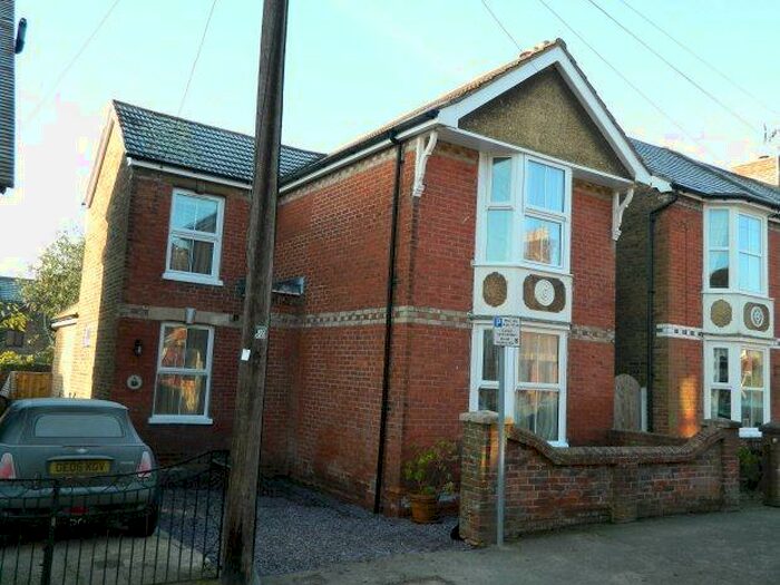 3 Bedroom House To Rent In Devonshire Road, Horsham, RH13