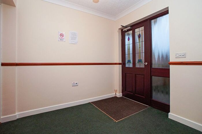 2 Bedroom Flat For Sale In Pennine View Close, Carlisle, CA1
