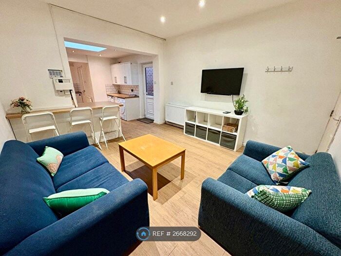 5 Bedroom Terraced House To Rent In Pomona Street, Sheffield, S11