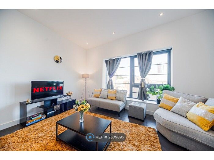 2 Bedroom Flat To Rent In Powis Street, London, SE18