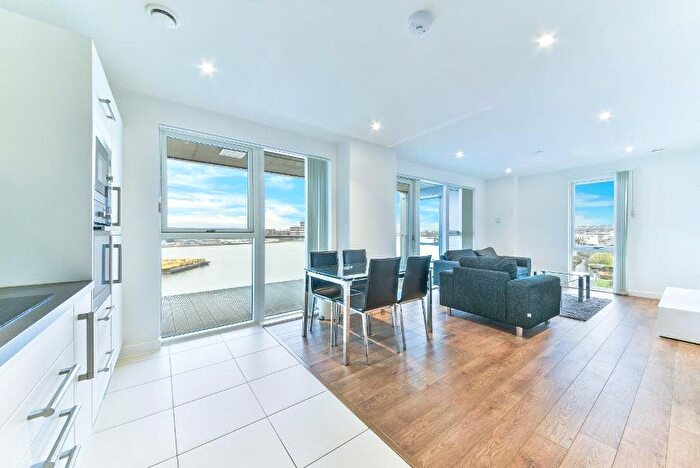 2 Bedroom Flat For Sale In Bessemer Place, Greenwich, London, SE10
