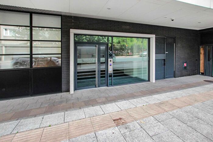 2 Bedroom Apartment To Rent In Central Street, London, EC1V