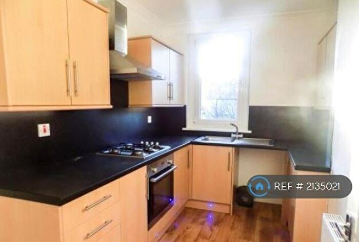 2 Bedroom Flat To Rent In Meadowburn Road, Wishaw, ML2