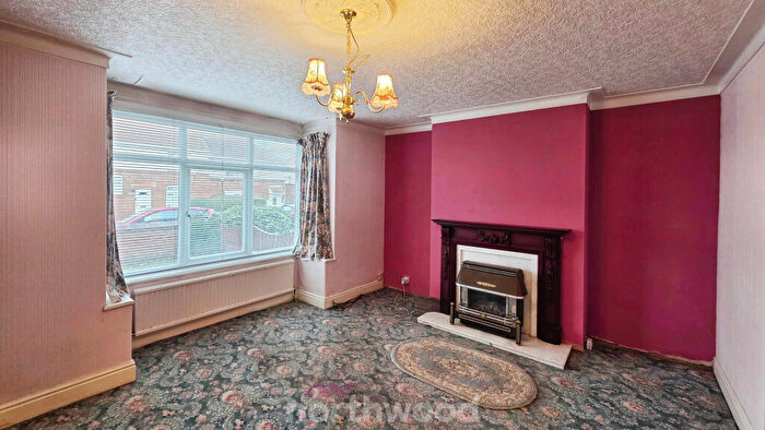 3 Bedroom Semi-Detached House For Sale In Pembroke Avenue, Balby, Doncaster, DN4