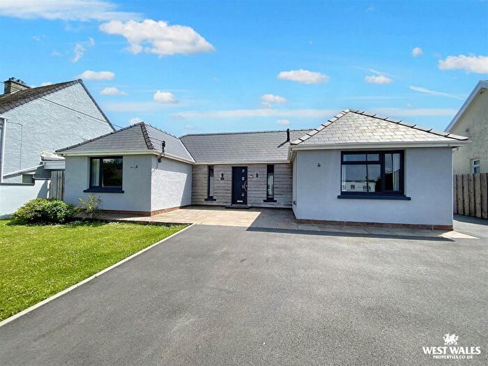 4 Bedroom Detached Bungalow For Sale In Tavernspite, Whitland, SA34