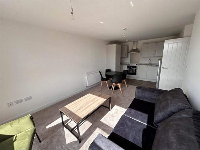 2 Bedroom Flat To Rent In Chadwick Court, Woodlands Village, Wakefield, WF1