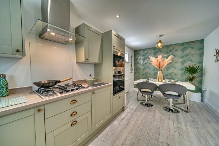 4 Bedroom Detached House For Sale In Maddoxford Gardens, Boorley Green, SO32