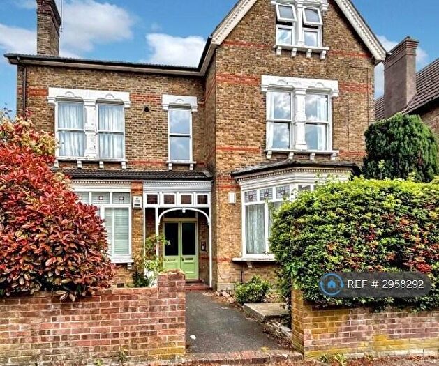 2 Bedroom Flat To Rent In Campden, London, CR2