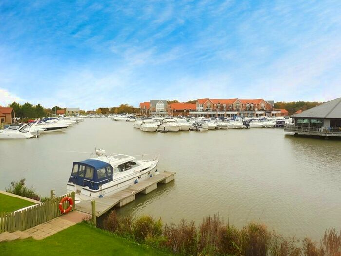 3 Bedroom Town House To Rent In Park Lane, Burton Waters, Lincoln, LN1