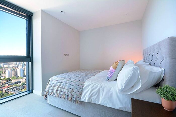 2 Bedroom Flat To Rent In Elephant Amp; Castle, Elephant And Castle, London, SE11