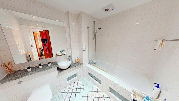 2 Bedroom Flat For Sale In Advent House, Manchester, M4