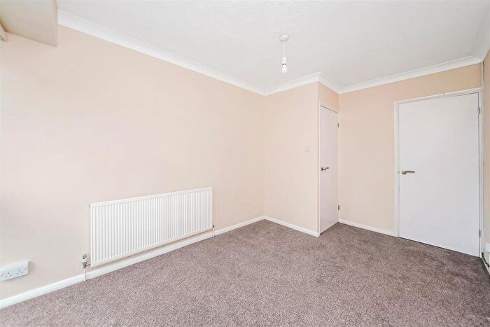 4 Bedroom Terraced House To Rent In St. Egbert's Way, North Chingford, E4
