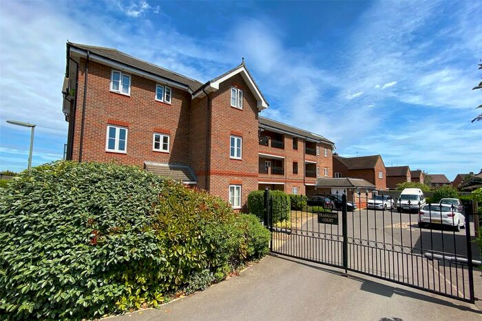 2 Bedroom Flat To Rent In Trafalgar Court, Cobham, Surrey, KT11