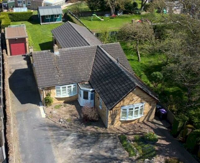 4 Bedroom Detached Bungalow To Rent In Chapel Lane, Leasingham, NG34