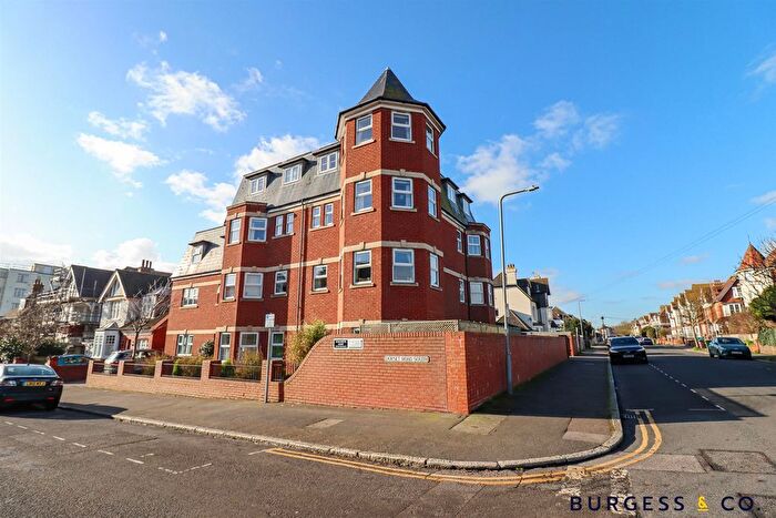 2 Bedroom Flat For Sale In Dorset Road South, Bexhill-On-Sea, TN40