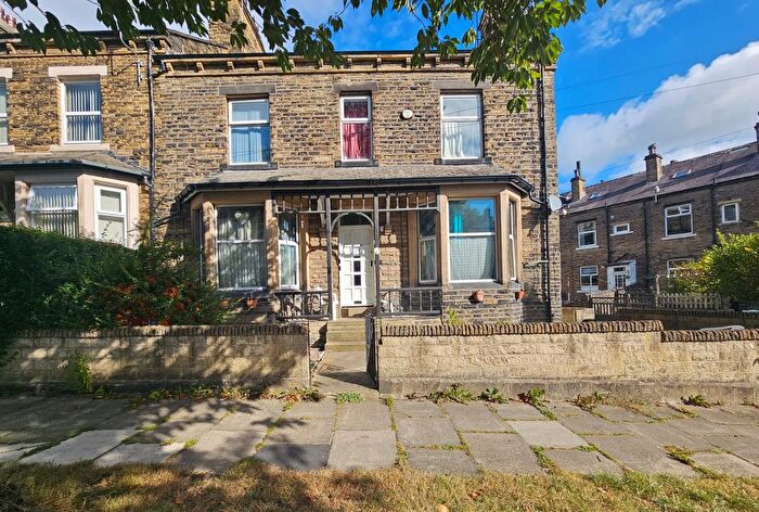 1 Bedroom Flat To Rent In Springhurst Road, BD18
