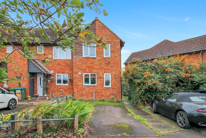 2 Bedroom End Of Terrace House For Sale In Moorlands Road, Wing, Leighton Buzzard, LU7