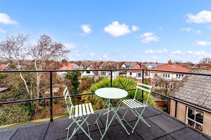 1 Bedroom Flat For Sale In Chaucer Road, Worthing, West Sussex, BN11