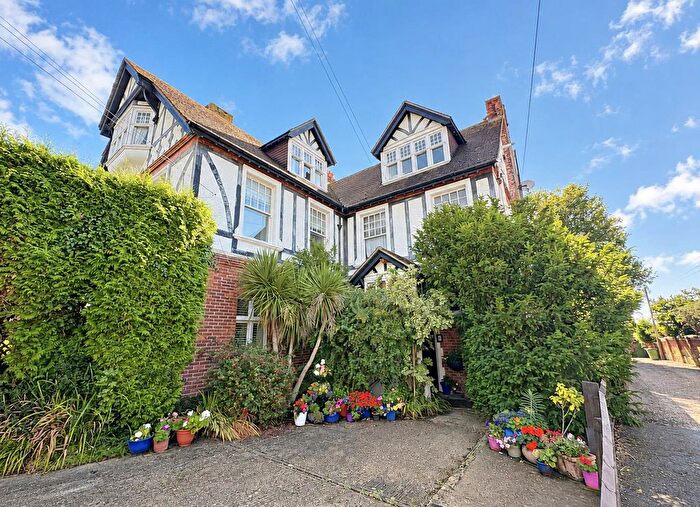 1 Bedroom Flat To Rent In Amherst Gardens, Hastings, TN34