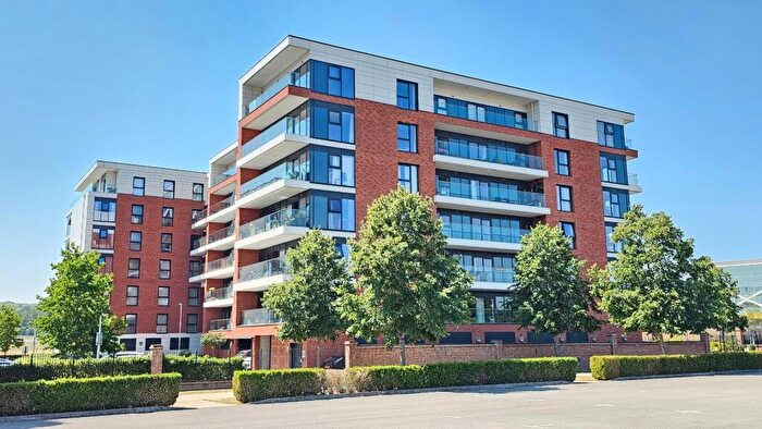 1 Bedroom Flat For Sale In Flat Southmead House, Kingman Way, Berkshire, RG14